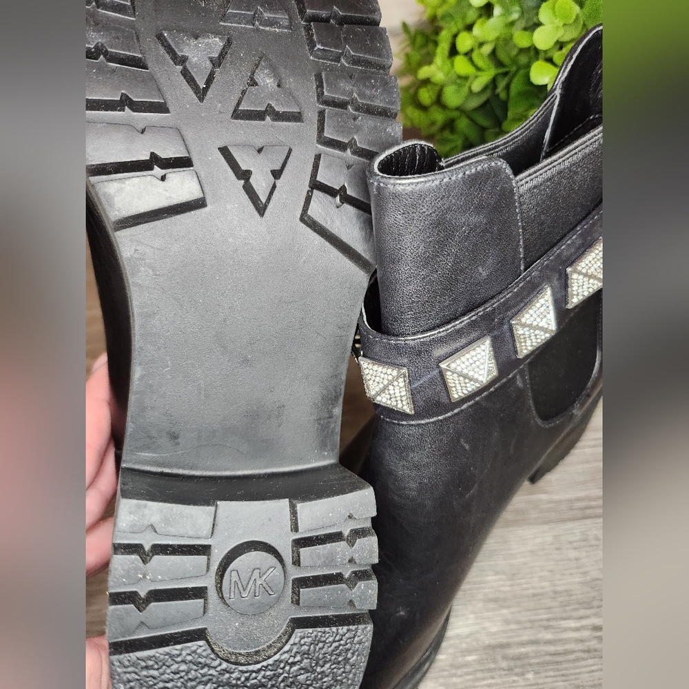 Michael Kors Chelsea Boot - Picture 2 of 6